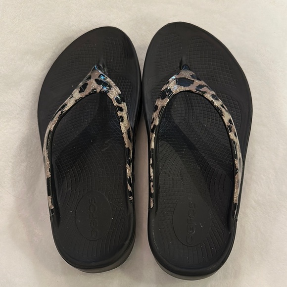 OOFOS Black and Leopard Print Sandals - Picture 2 of 6